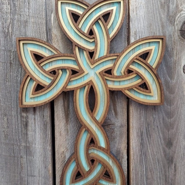 C124-celtic cross scroll saw project - Alex Fox pattern