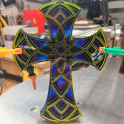 C032-Cross