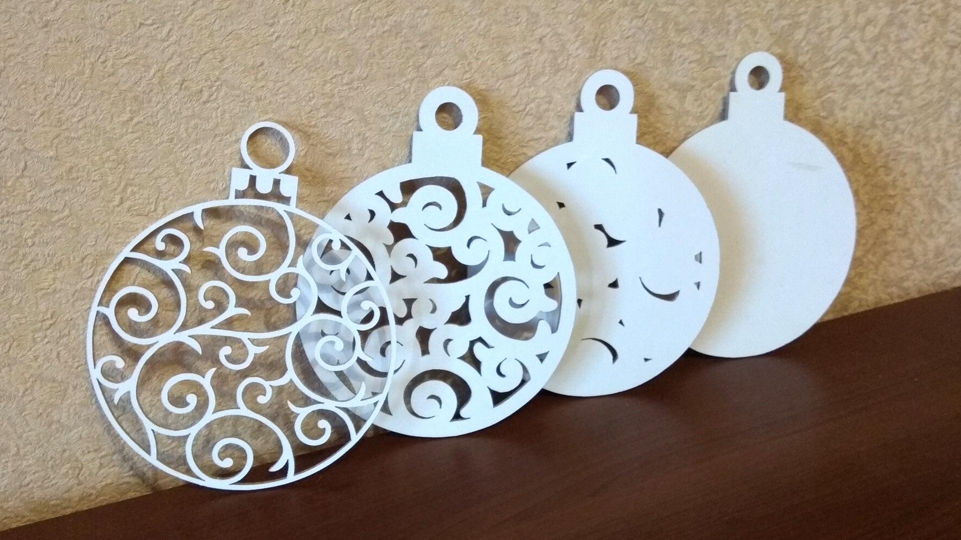 C034-Christmas Ball Layered Scroll Saw Pattern - Alex Fox Patterns