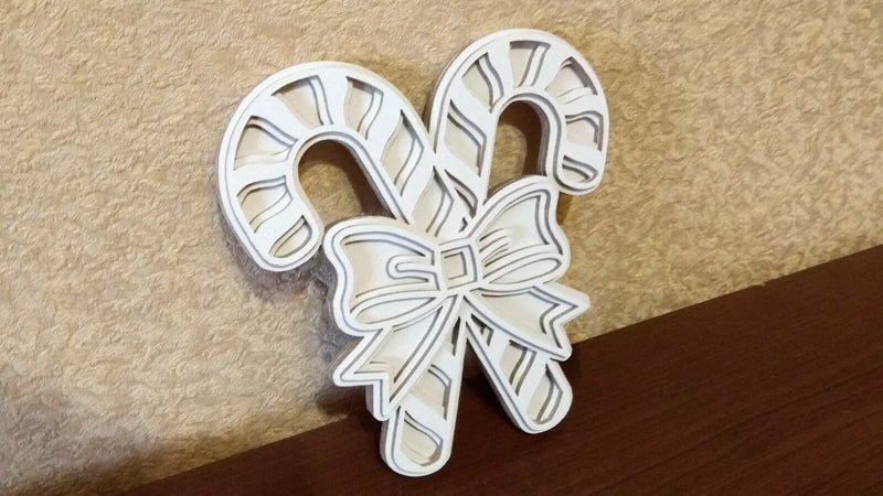 C041-Candy Canes Layered Scroll Saw Pattern - Alex Fox Patterns