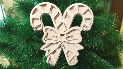 C041-Candy Canes Layered Scroll Saw Pattern - Alex Fox Patterns
