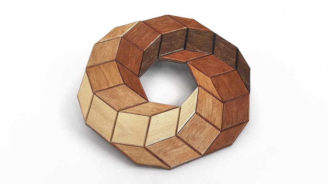 C173-Trivet Optical Illusion Scroll Saw Pattern - Alex Fox Patterns