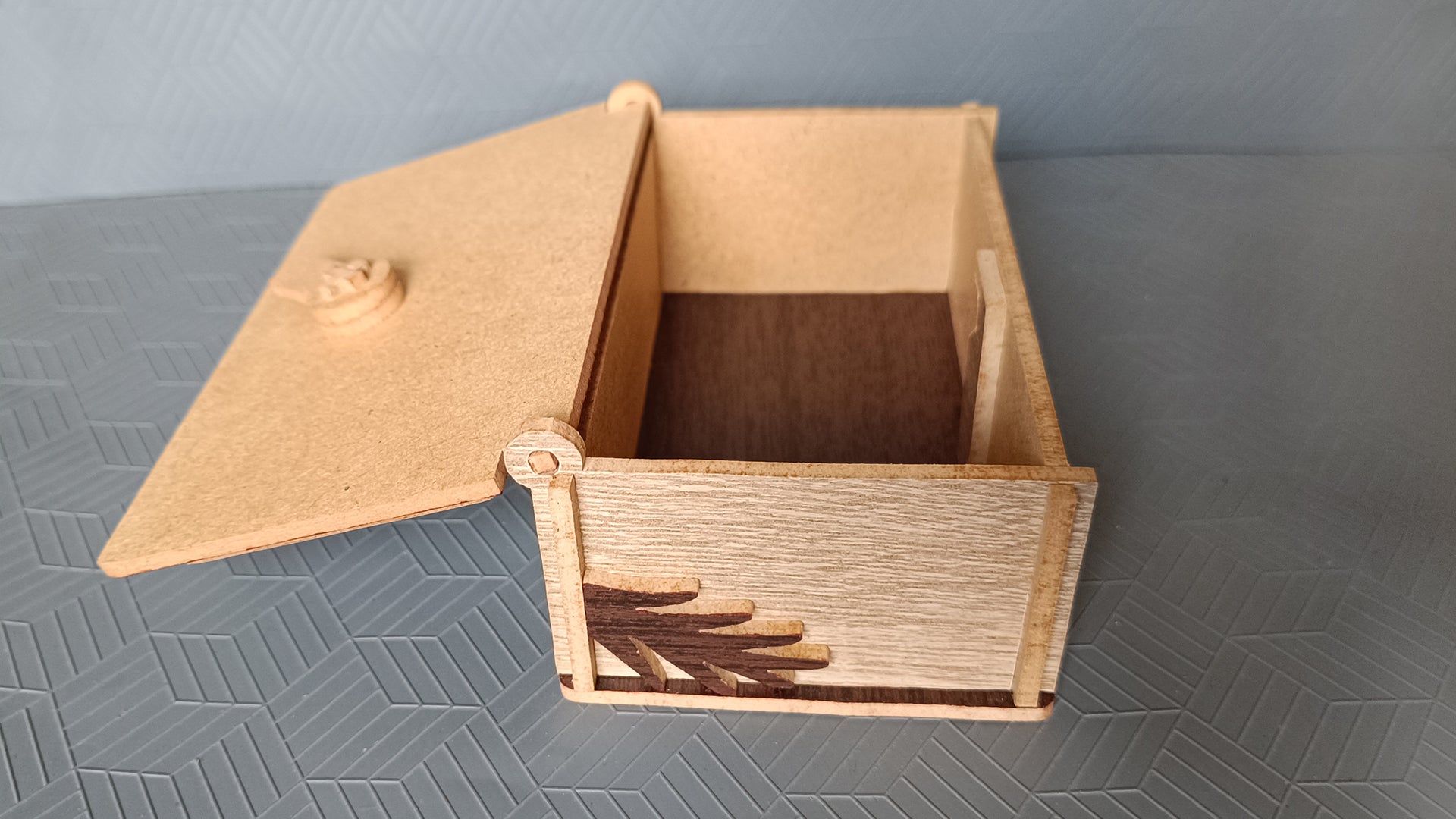 C272-Christmas Box Scroll Saw Pattern - Alex Fox Patterns
